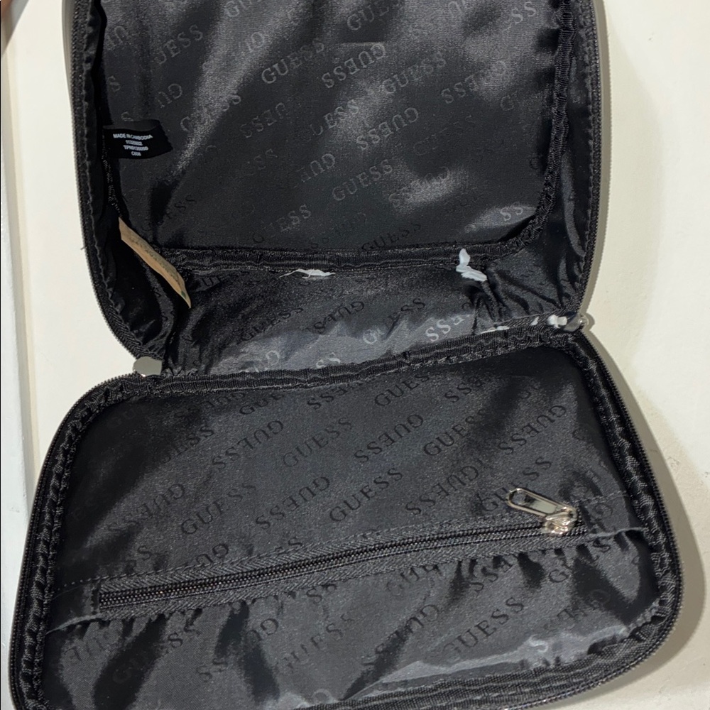 Guess Rhinestone Toiletry travel bag - Picture 4 of 6